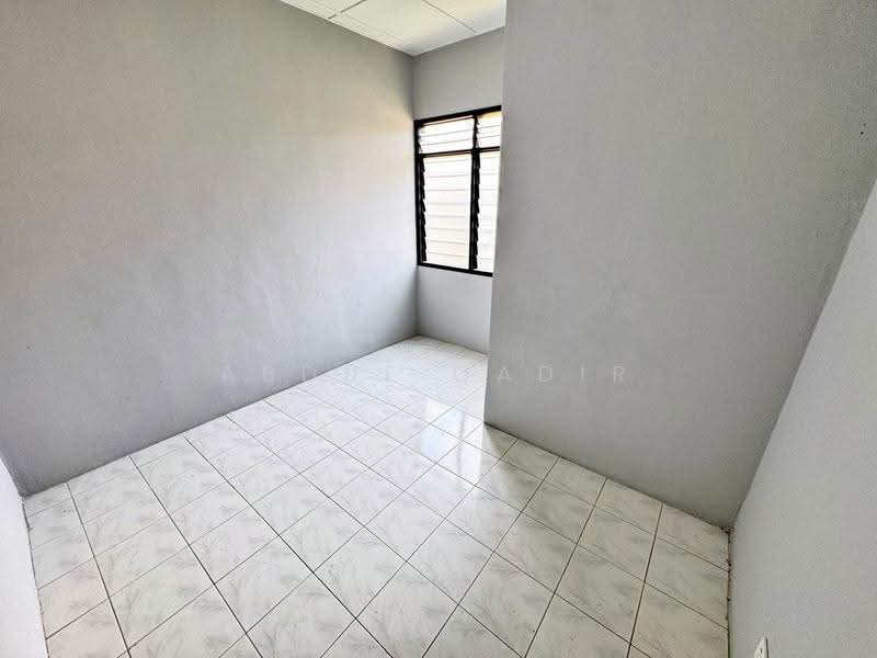 2-storey Terraced House for Sale in Taman Dahlia (Sepang) - Abdul Qadir - PropertyGuru.com.my