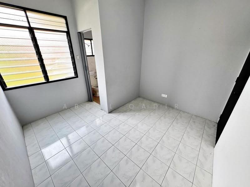 2-storey Terraced House for Sale in Taman Dahlia (Sepang) - Abdul Qadir - PropertyGuru.com.my