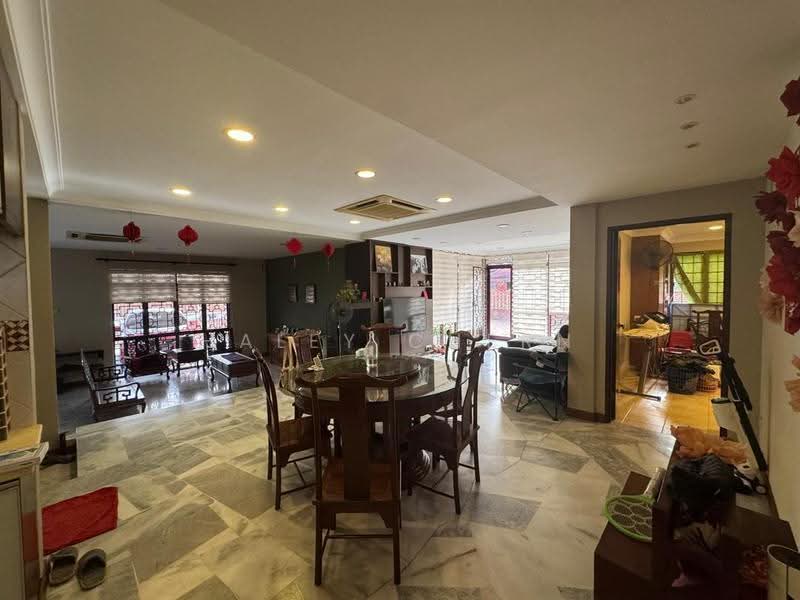 Rumah Teres 2-Tingkat untuk Dijual di Bandar Sungai Long (Selangor) - Haley Chern - Living Room - PropertyGuru.com.my