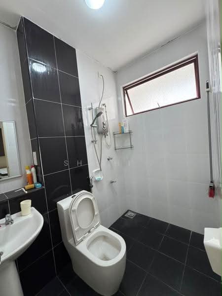 Terraced House for Sale in Skudai (Johor) - Shishi . - Bathroom - PropertyGuru.com.my