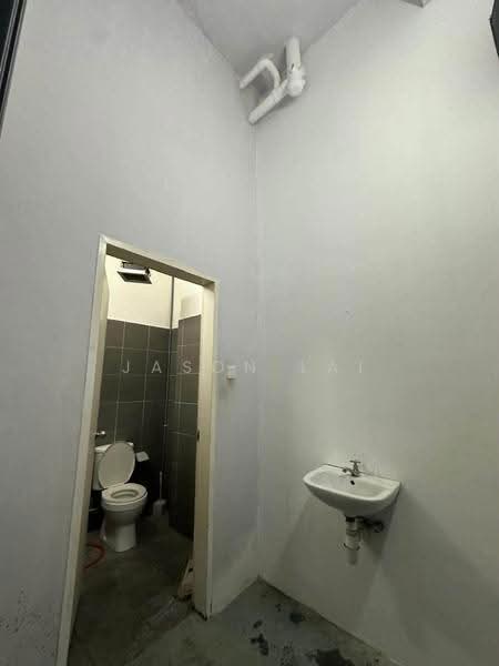 Shop / Office for Rent in Wangsa Maju (Kuala Lumpur) - Jason Lai - Bathroom - PropertyGuru.com.my