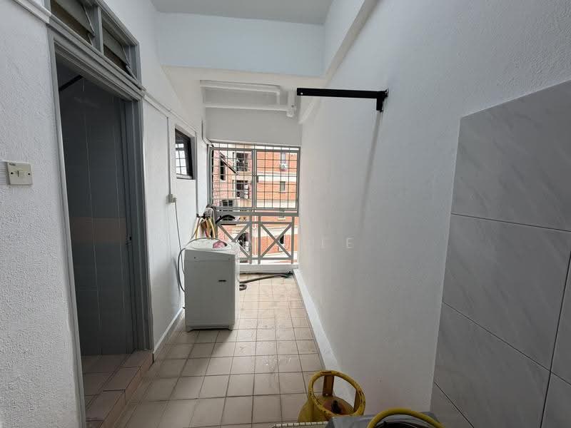 Kondominium untuk Dijual di Cypress Condominium - Kim Lee - Balcony - PropertyGuru.com.my