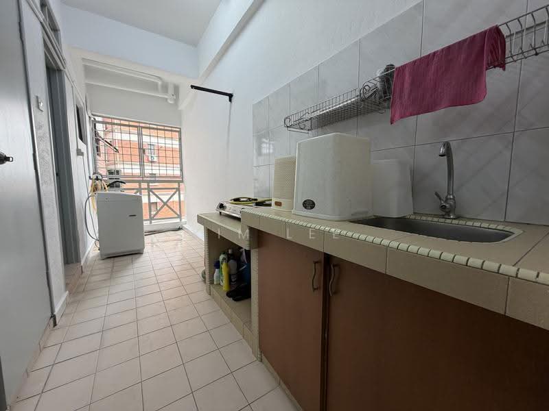 Kondominium untuk Dijual di Cypress Condominium - Kim Lee - Balcony - PropertyGuru.com.my