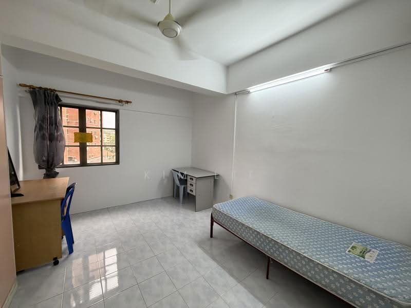 Kondominium untuk Dijual di Cypress Condominium - Kim Lee - Bedroom - PropertyGuru.com.my