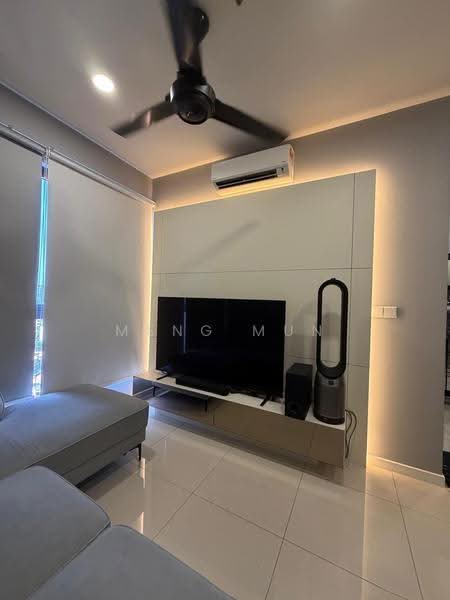 Kediaman Servis untuk Dijual di Residential Suites @ HighPark - Meng Mun - Living Room - PropertyGuru.com.my