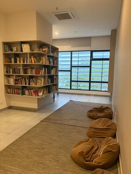 Kediaman Servis untuk Dijual di Residential Suites @ HighPark - Meng Mun - common area-reading and MPH - PropertyGuru.com.my