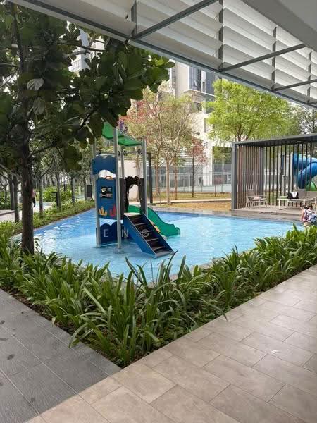 Kediaman Servis untuk Dijual di Residential Suites @ HighPark - Meng Mun - Pool - PropertyGuru.com.my