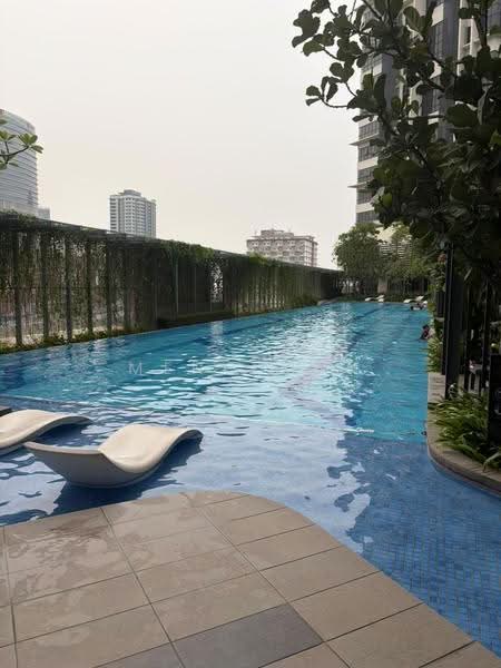 Kediaman Servis untuk Dijual di Residential Suites @ HighPark - Meng Mun - Pool - PropertyGuru.com.my