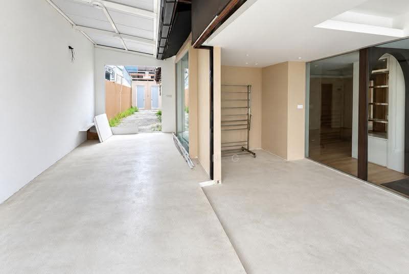 Bungalow House untuk Disewa di Bangsar (Kuala Lumpur) - CH Ng - Entrance - PropertyGuru.com.my