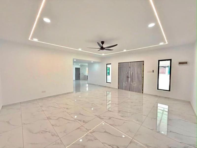 1-storey Terraced House for Sale in Taman Puteri Wangsa (Ulu Tiram) - Yuki Cheng - Living Room - PropertyGuru.com.my