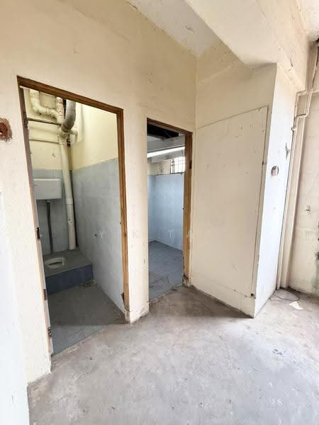 Shop / Office for Sale in Taman Saleng Jaya (Kulai) - Yik Tat - Bathroom - PropertyGuru.com.my