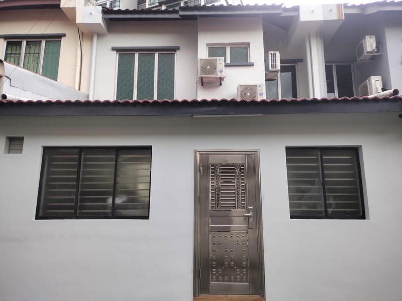 2-storey Terraced House for Rent in Taman Molek (Johor Bahru) - YY Tey - Exterior - PropertyGuru.com.my