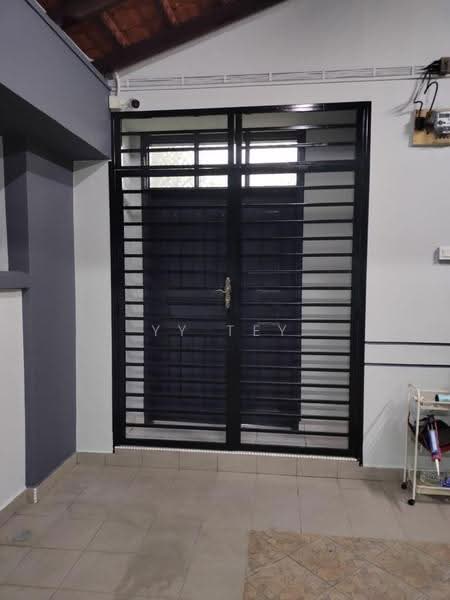 2-storey Terraced House for Rent in Taman Molek (Johor Bahru) - YY Tey - Exterior - PropertyGuru.com.my