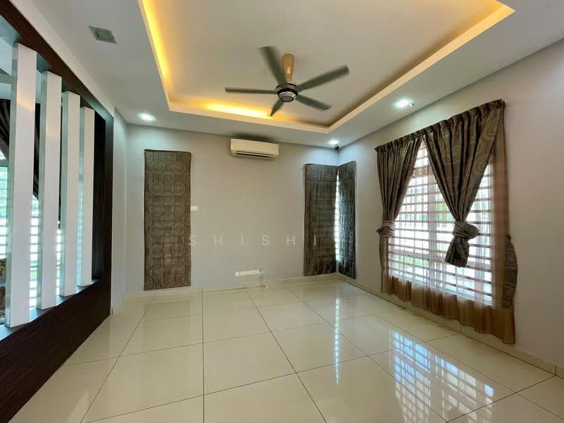 Cluster House for Sale in Taman Kempas Indah (Tebrau) - Shishi . - Living Room - PropertyGuru.com.my