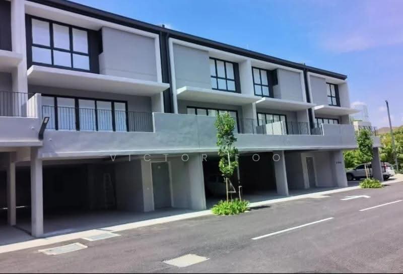 Rumah Teres untuk Dijual di Taman Bukit Serdang (Seri Kembangan) - Victor Foo - Exterior - PropertyGuru.com.my