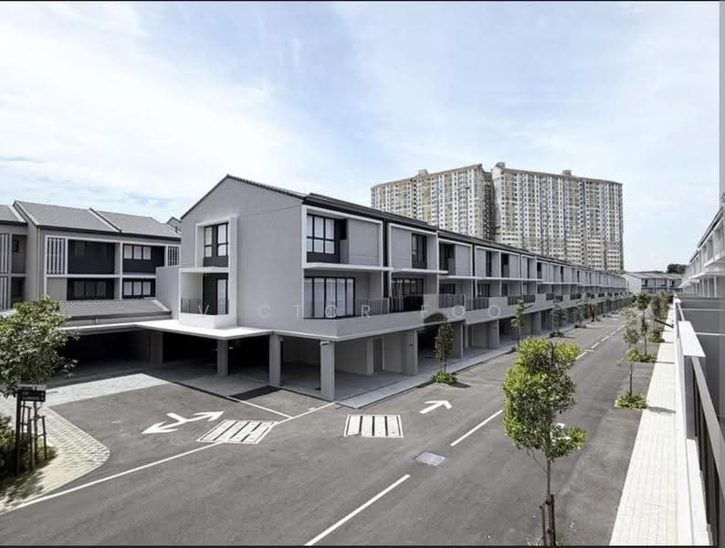 Rumah Teres untuk Dijual di Taman Bukit Serdang (Seri Kembangan) - Victor Foo - Exterior - PropertyGuru.com.my