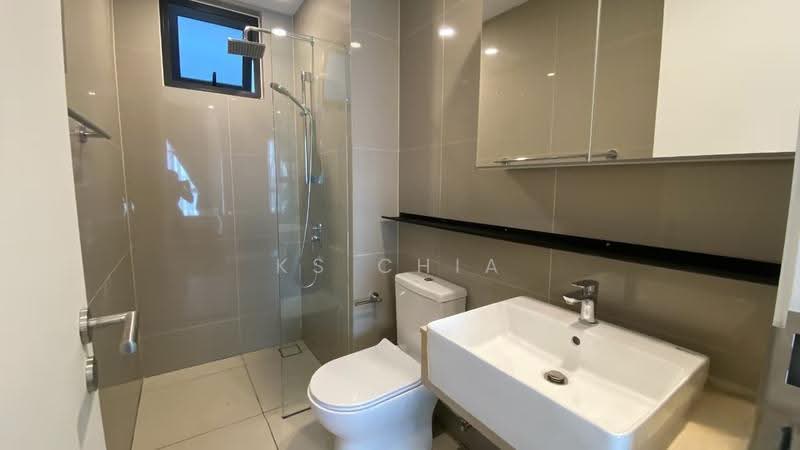 Kediaman Servis untuk Dijual di Aster Green - KS Chia - Bathroom - PropertyGuru.com.my