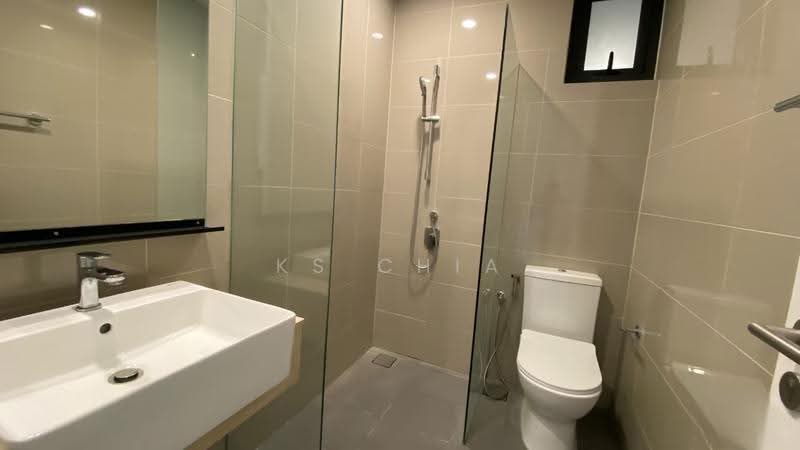 Kediaman Servis untuk Dijual di Aster Green - KS Chia - Bathroom - PropertyGuru.com.my