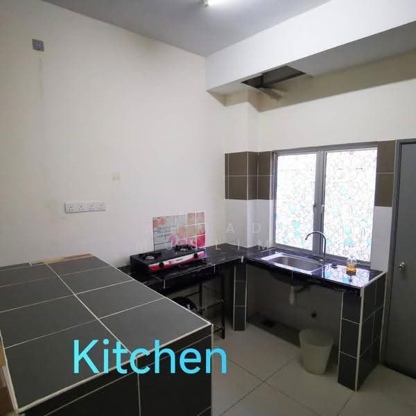 Townhouse for Rent in Puncak Alam (Selangor) - Ahmad Muslim - Kitchen - PropertyGuru.com.my