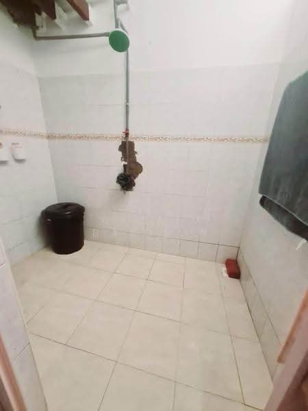 Rumah Teres 2-Tingkat untuk Dijual di Plentong (Johor) - Arzaim Barimin - Bathroom - PropertyGuru.com.my