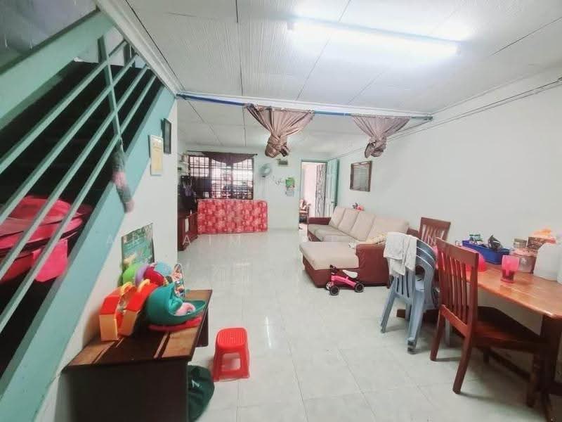 Rumah Teres 2-Tingkat untuk Dijual di Plentong (Johor) - Arzaim Barimin - Living Room - PropertyGuru.com.my