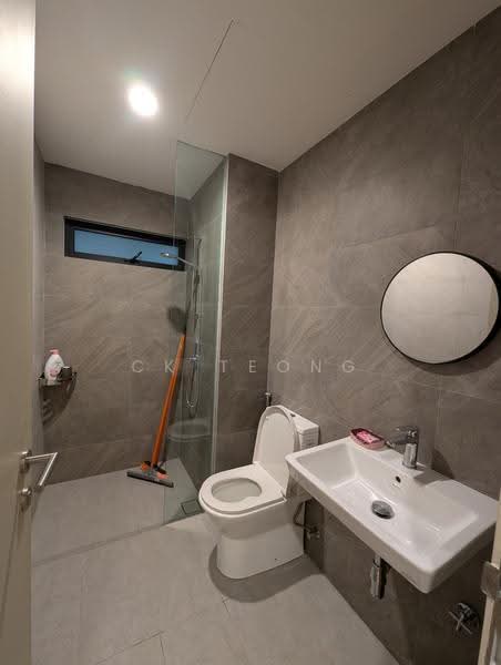 Kondominium untuk Disewa di Quinn Residence - CK Teong - Bathroom - PropertyGuru.com.my