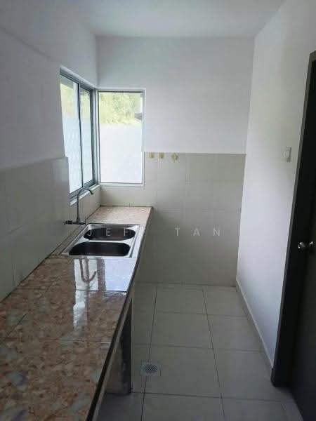 Kondominium untuk Disewa di Meru Heights Residences @ Scientex Meru - Jeff Tan - Kitchen - PropertyGuru.com.my