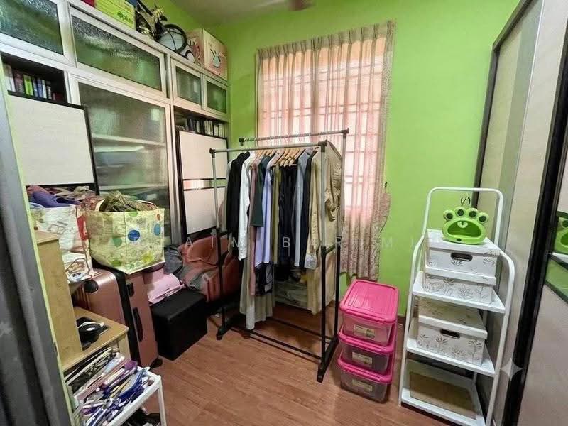 Rumah Teres 2-Tingkat untuk Dijual di Pasir Gudang (Johor) - Arzaim Barimin - Bedroom - PropertyGuru.com.my