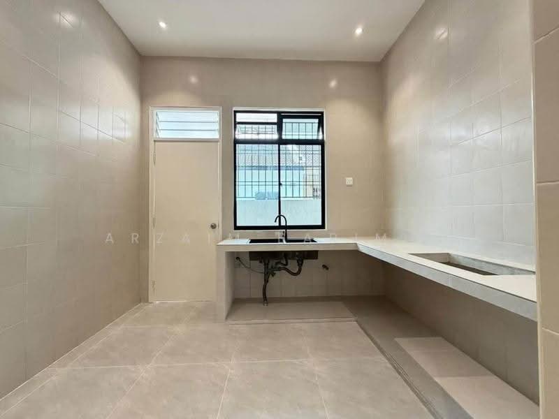 Rumah Teres untuk Dijual di Skudai (Johor) - Arzaim Barimin - Kitchen - PropertyGuru.com.my