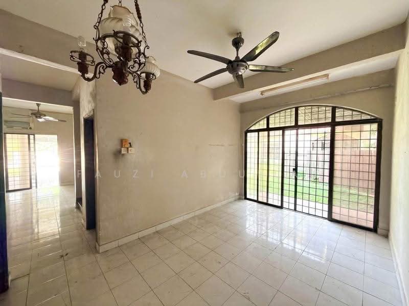 Semi-Detached House for Sale in Bandar Tun Hussein Onn (Cheras) - Fauzi Abdullah - Living Room - PropertyGuru.com.my