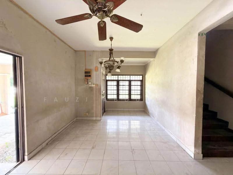 Semi-Detached House for Sale in Bandar Tun Hussein Onn (Cheras) - Fauzi Abdullah - Living Room - PropertyGuru.com.my