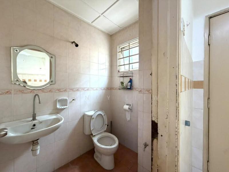 Rumah Teres 2-Tingkat untuk Dijual di Fortune Park Kepong (Kepong) - Mandy Liew - Bathroom - PropertyGuru.com.my