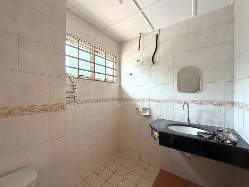 Rumah Teres 2-Tingkat untuk Dijual di Fortune Park Kepong (Kepong) - Mandy Liew - Bathroom - PropertyGuru.com.my