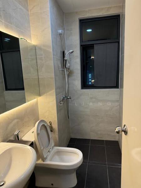 Kondominium untuk Disewa di SKS Pavillion Residences - Vivco Liang - Bathroom - PropertyGuru.com.my