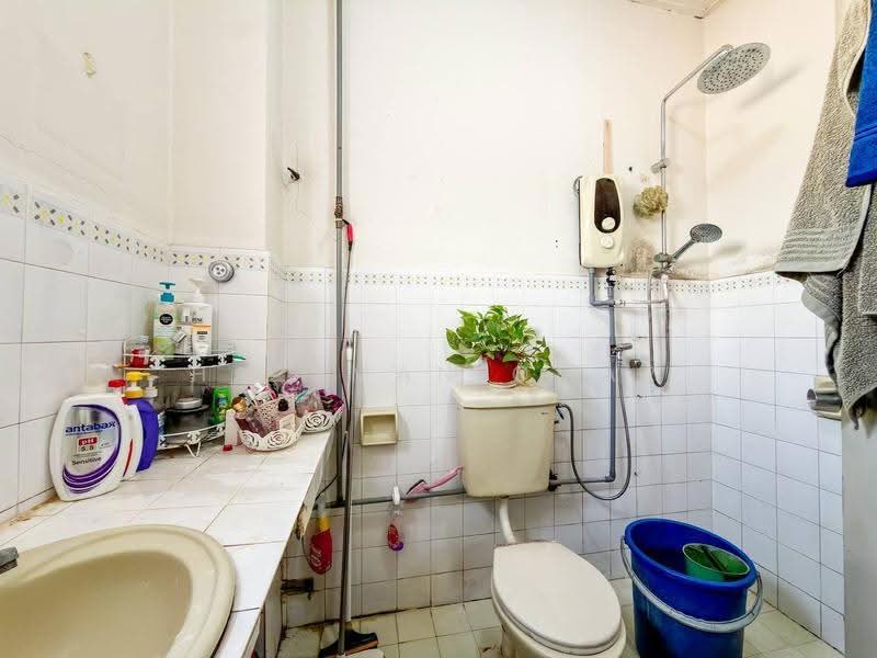 Rumah Teres 2-Tingkat untuk Dijual di Usj 1 (Subang Jaya) - Hazeman Omar - Bathroom - PropertyGuru.com.my