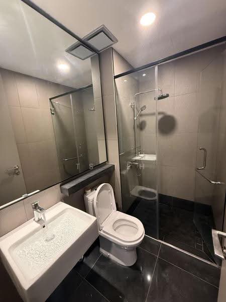 Service Residence for Rent at Bloomsvale Menara Vista Petaling - TS Teh - Bathroom - PropertyGuru.com.my
