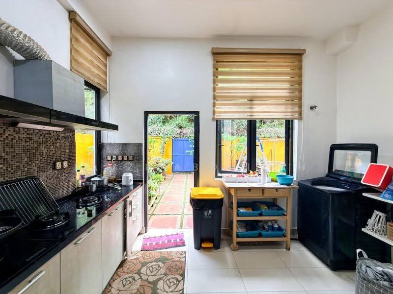 Bungalow House for Sale in Alam Damai (Cheras) - Fauzi Abdullah - Kitchen - PropertyGuru.com.my
