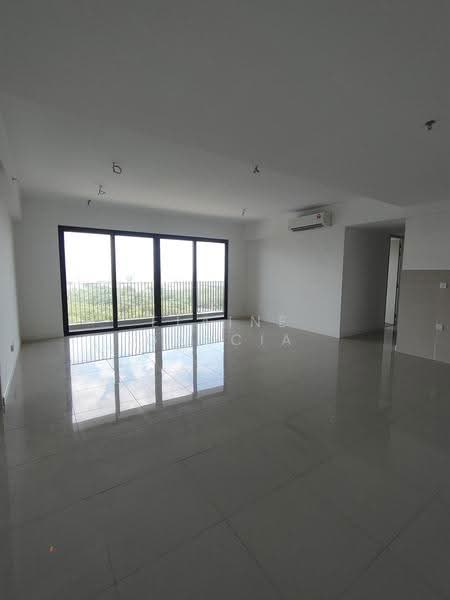Kediaman Servis untuk Dijual di The Pulse Residence - Elaine Garcia - Living Room - PropertyGuru.com.my