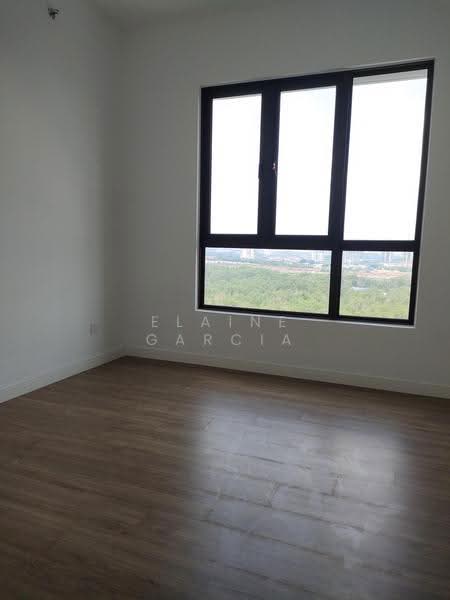 Kediaman Servis untuk Dijual di The Pulse Residence - Elaine Garcia - View - PropertyGuru.com.my