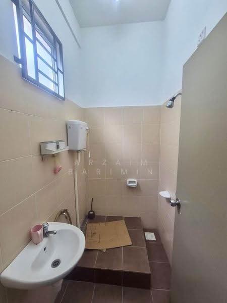 2-storey Terraced House for Sale in Skudai (Johor) - Arzaim Barimin - Bathroom - PropertyGuru.com.my