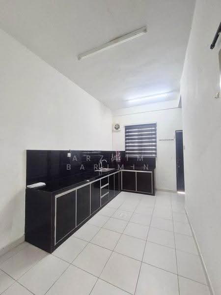 2-storey Terraced House for Sale in Skudai (Johor) - Arzaim Barimin - Kitchen - PropertyGuru.com.my