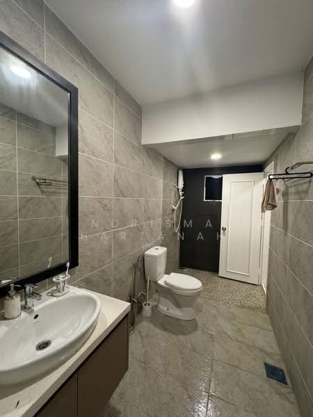 Bungalow House for Sale in Petaling Jaya (Selangor) - Norisma Hartanah - Bathroom - PropertyGuru.com.my