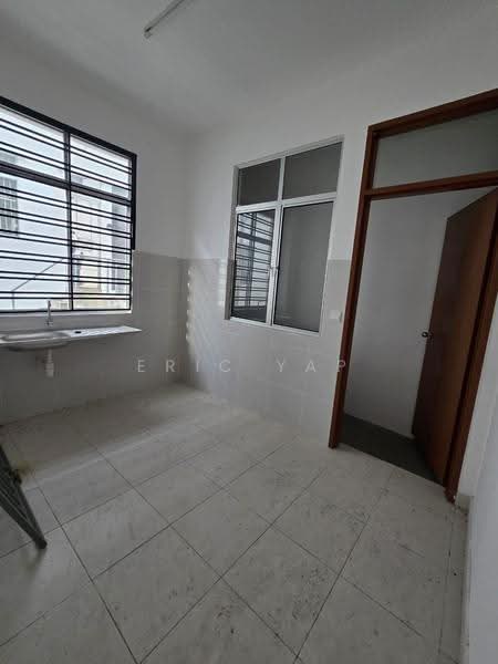 Rumah Bandar untuk Disewa di Johor Bahru (Johor) - ERIC YAP - Kitchen - PropertyGuru.com.my