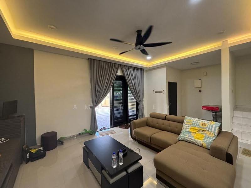 Rumah Berkembar untuk Dijual di Taman Desa (Kulai) - Amber Hew - Living Room - PropertyGuru.com.my