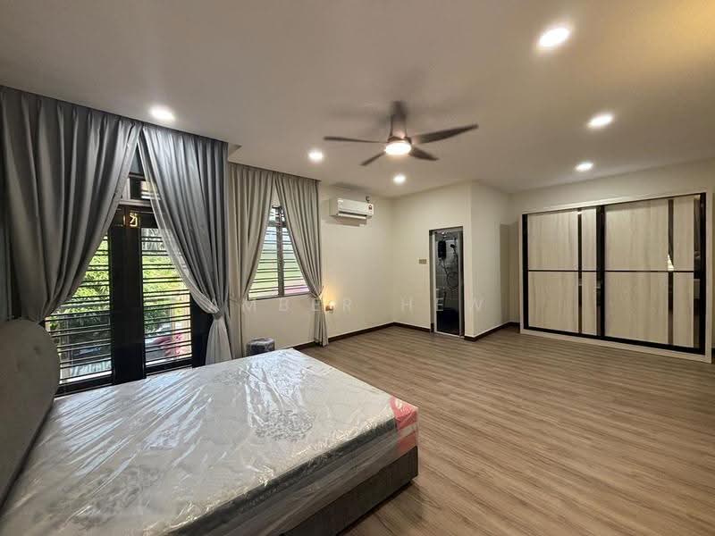 Rumah Berkembar untuk Dijual di Taman Desa (Kulai) - Amber Hew - Bedroom - PropertyGuru.com.my