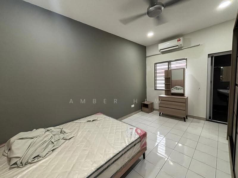 Rumah Berkembar untuk Dijual di Taman Desa (Kulai) - Amber Hew - Bedroom - PropertyGuru.com.my