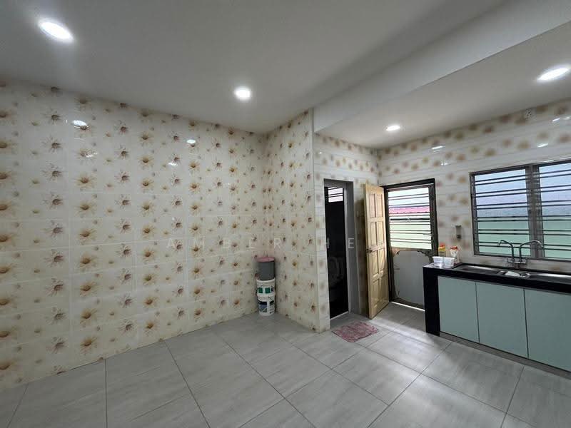 Rumah Berkembar untuk Dijual di Taman Desa (Kulai) - Amber Hew - Kitchen - PropertyGuru.com.my