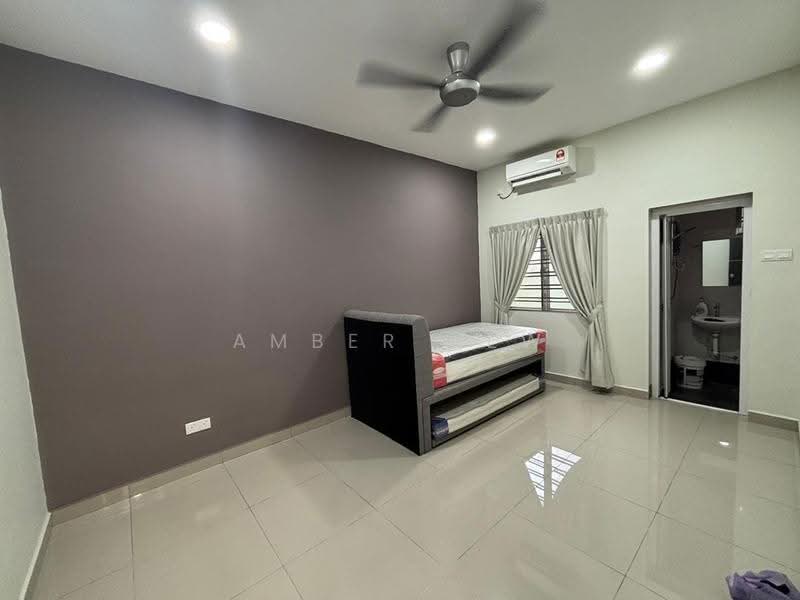 Rumah Berkembar untuk Dijual di Taman Desa (Kulai) - Amber Hew - Bedroom - PropertyGuru.com.my