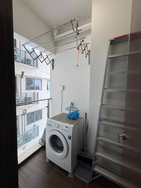 Kondominium untuk Disewa di Bay Laurel @ Country Garden Danga Bay - Alvin Lim - Balcony - PropertyGuru.com.my