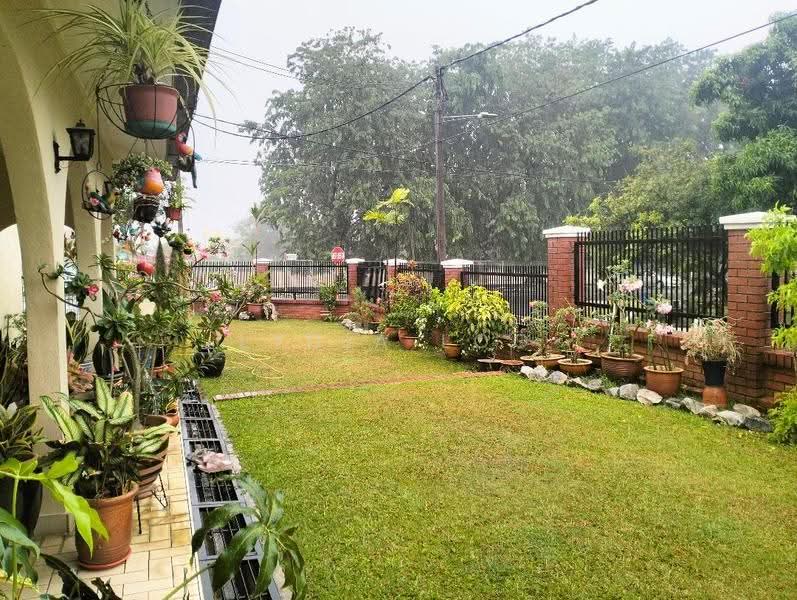 Rumah Berkembar untuk Dijual di SS14 (Subang Jaya) - Lydia Loo - Garden - PropertyGuru.com.my